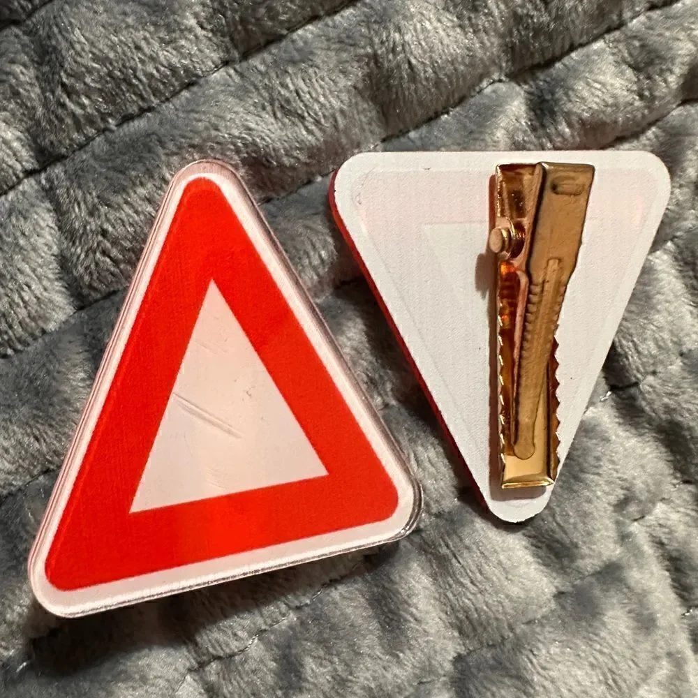 Hair Clip 2 Pcs NEW unique red rectangle